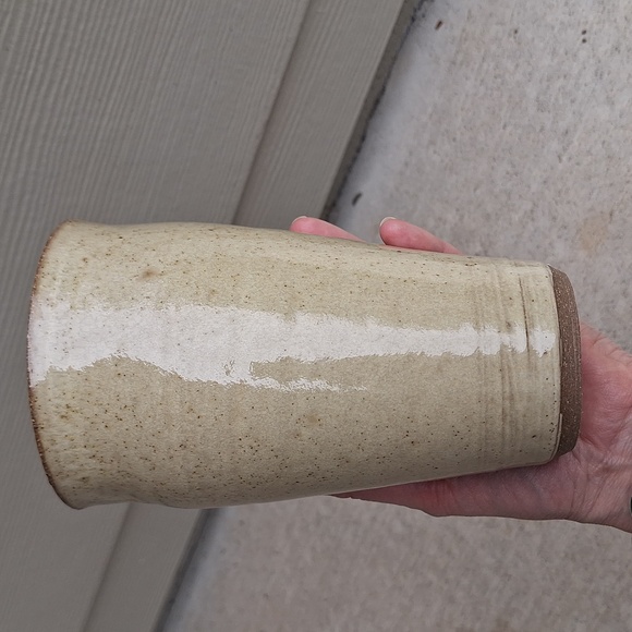 Vintage artist signed speckle pottery vase - Picture 4 of 8